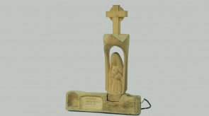 76. Gravestone. Model. Lime. h 33.